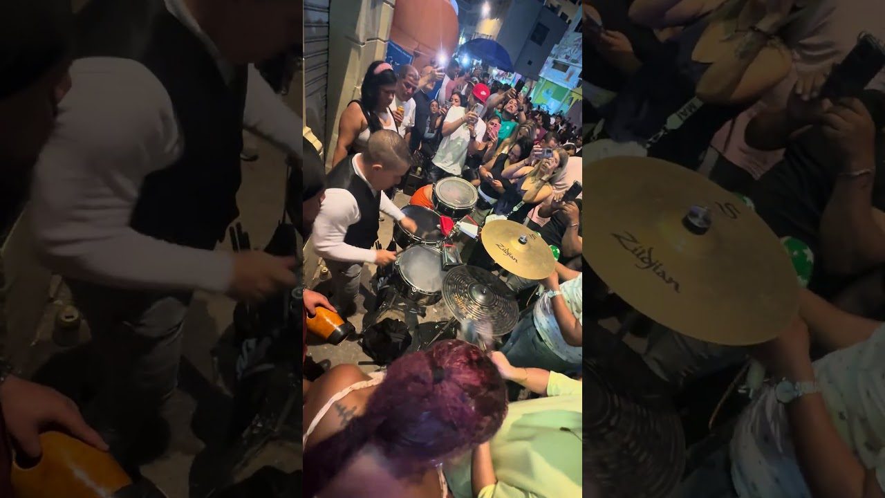 Timbalero tocando en vivo
